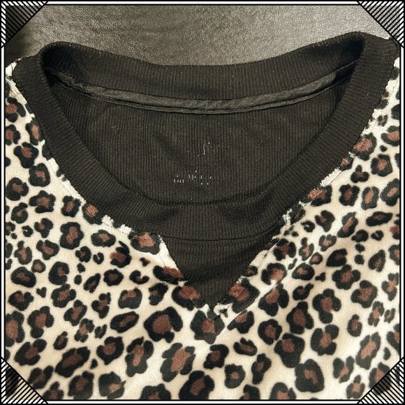FELINA Velour/Fleece Cheetah Print Pajama Set - Size M - Picture 6 of 11